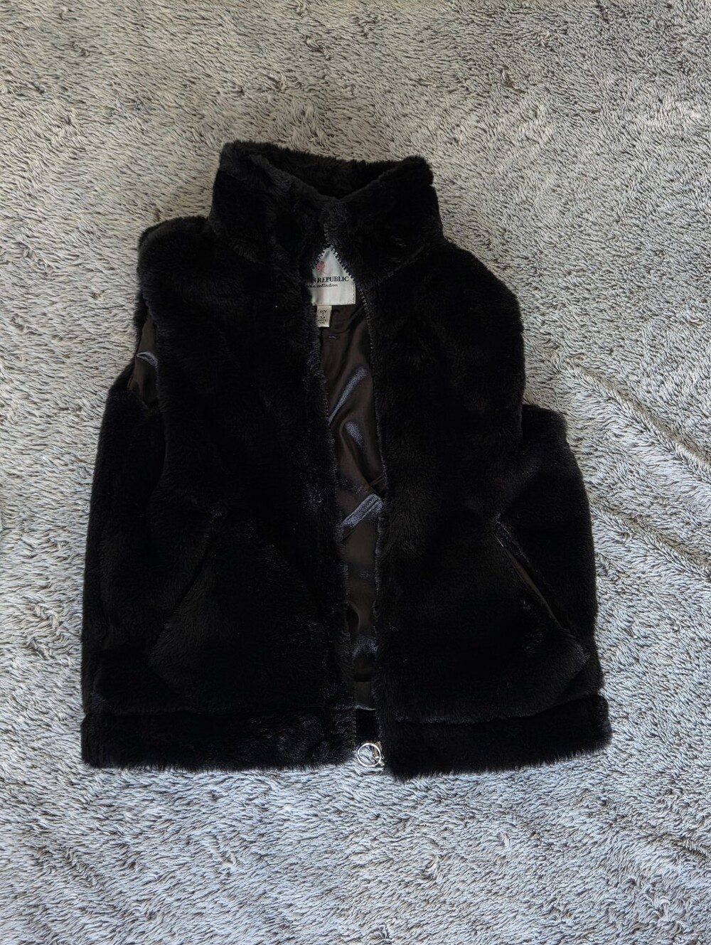 Urban Republic Girls Faux Fur Full Zip Vest In Black Size Small 7/8